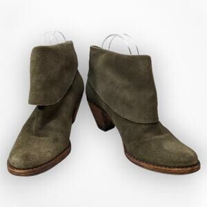 Alice + Olivia Caden suede stacked heel booties olive green size 37